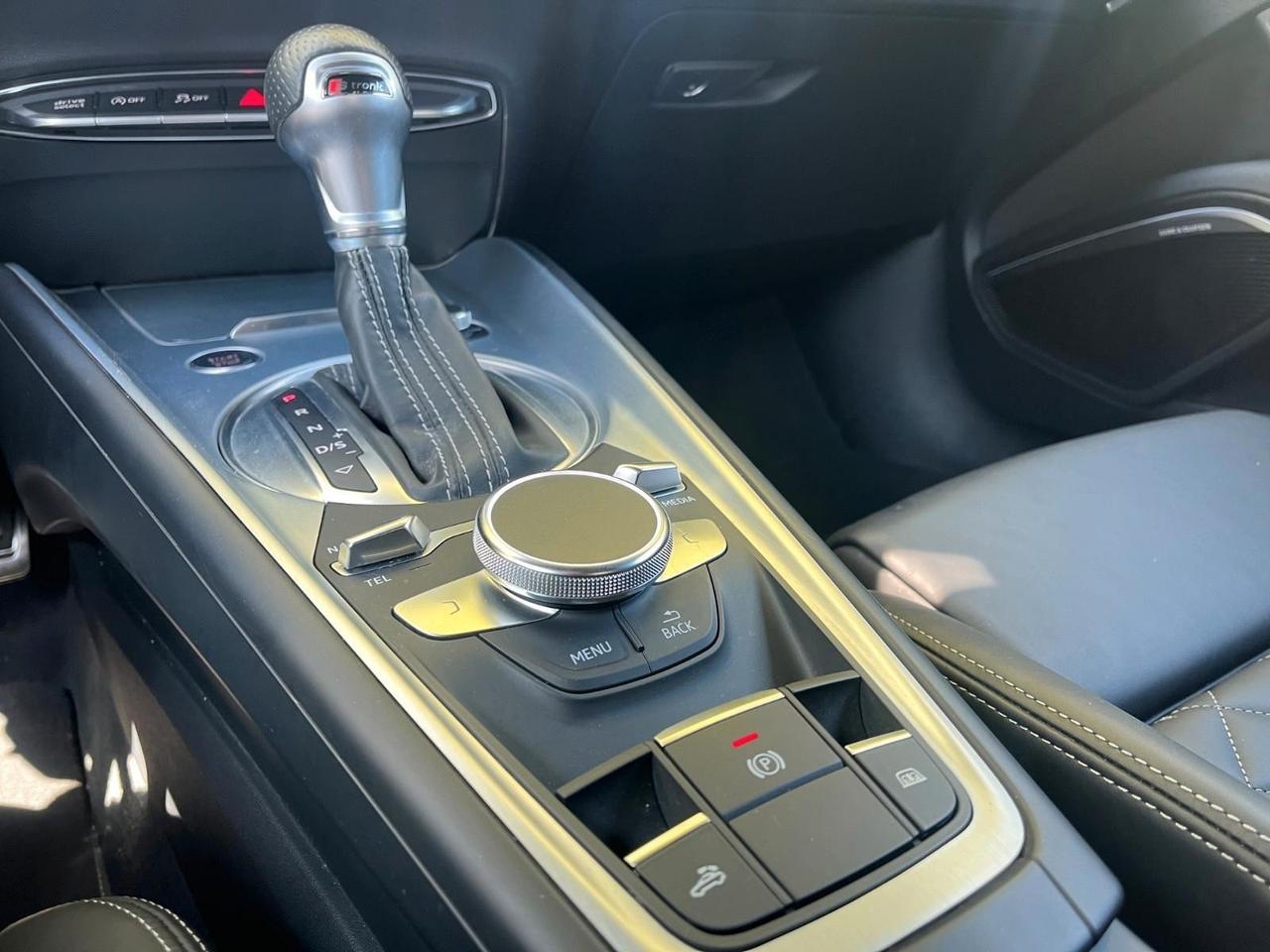 Audi TT TTS Roadster TFSI quattro S tronic sport attitude