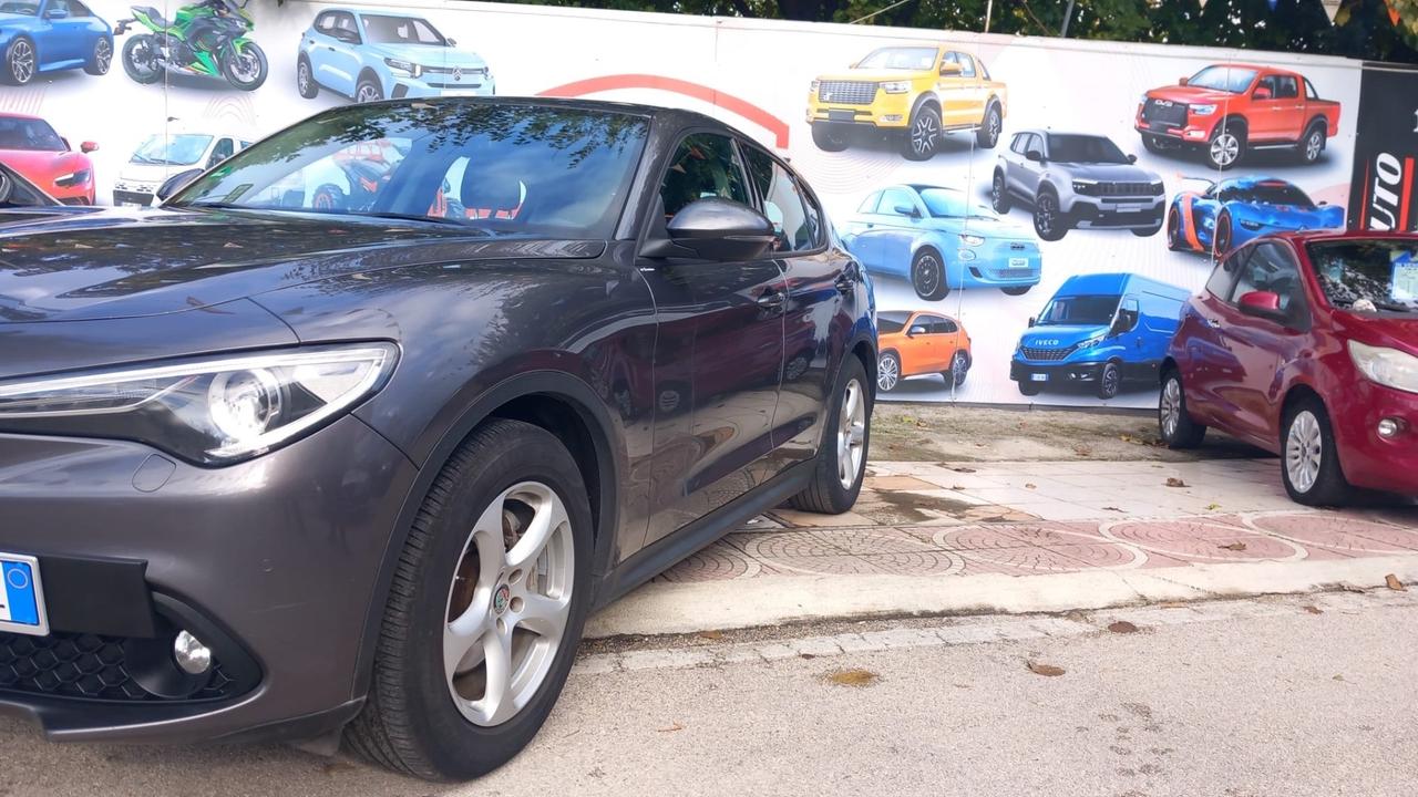Alfa Romeo Stelvio 2.2 Turbodiesel 180 CV AT8 RWD Executive