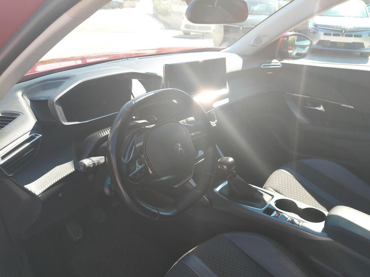 Peugeot 2008 PureTech 100 S&S Allure