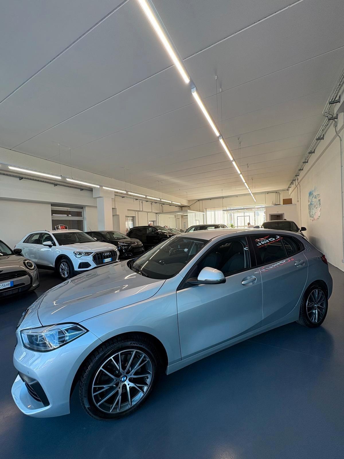 Bmw 118 118d 5p. Business Advantage