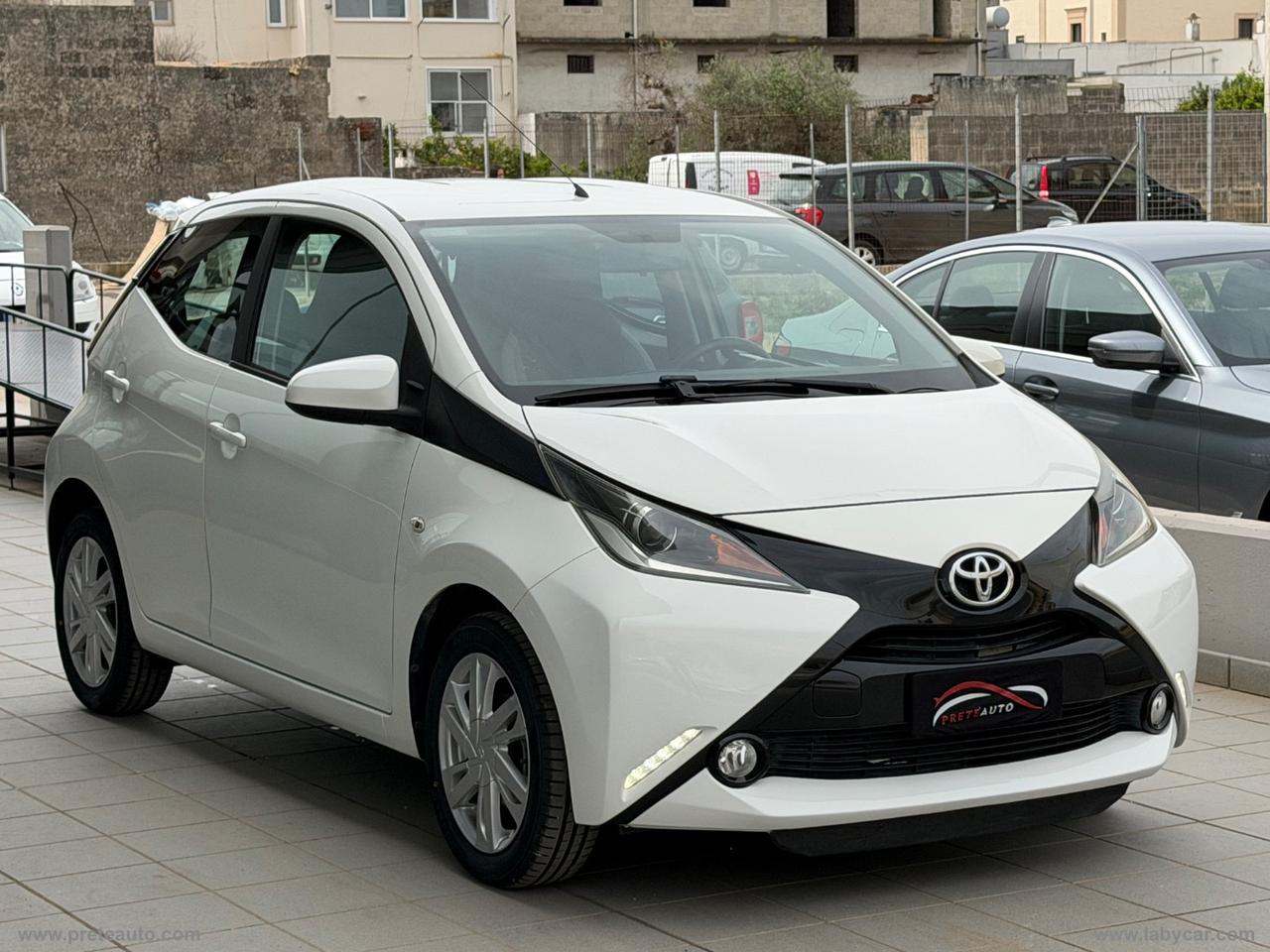 TOYOTA Aygo 1.0 VVT-i 69 CV 5p. x-cool