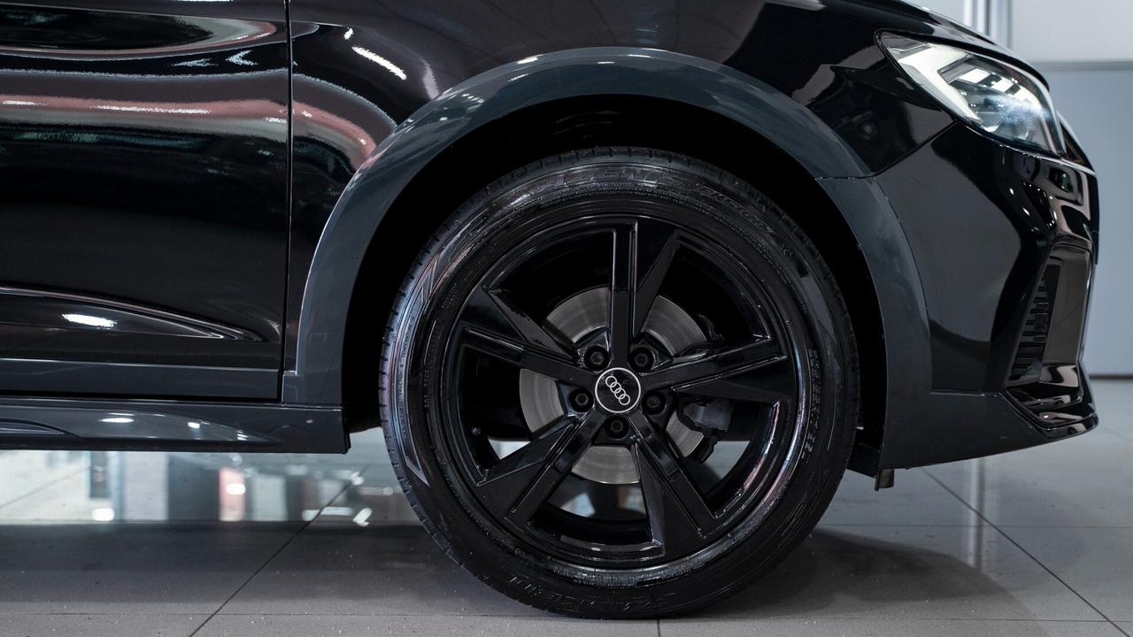 Audi A1 CITYCARVER 30 1.0 TFSI S TRONIC SPORT BLACK EDITIO