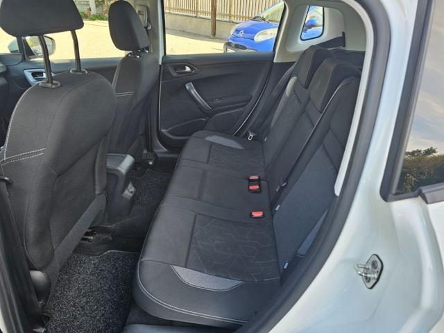 PEUGEOT 2008 BlueHDi 100 Active