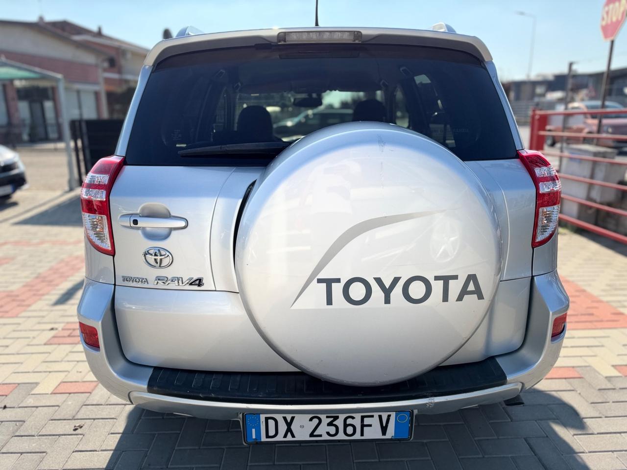 Toyota RAV 4 RAV4 2.2 D-4D 150 CV DPF Luxury