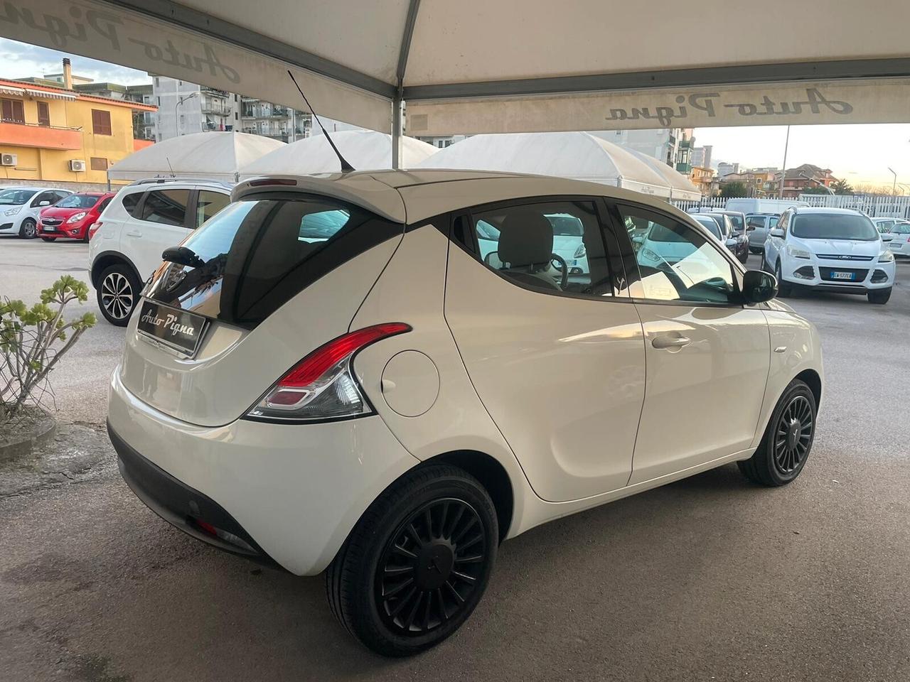 Lancia Ypsilon 1.2 69 CV 5 porte GPL Ecochic Gold