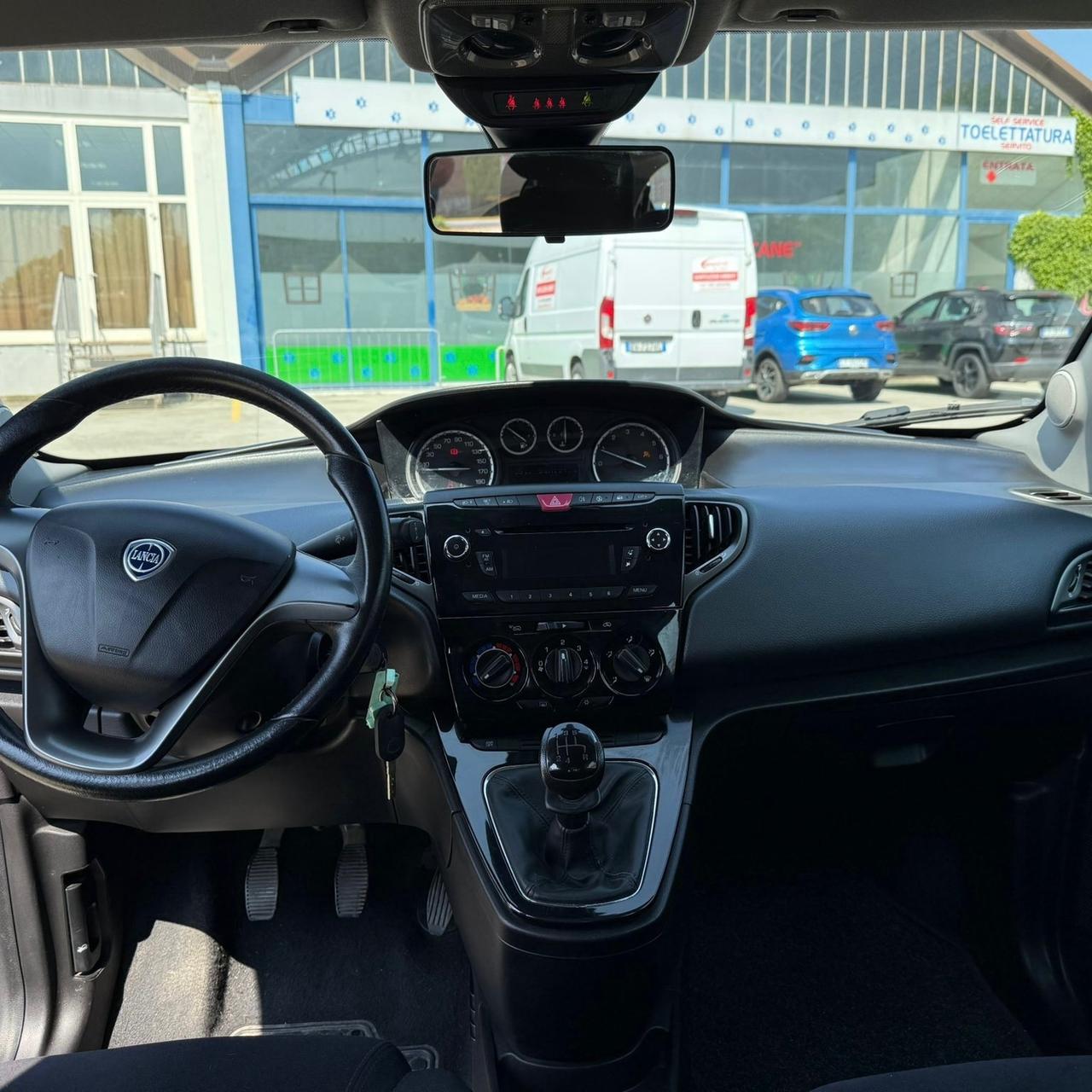 Lancia Ypsilon 1.2 69 CV 5 porte S&S Platinum