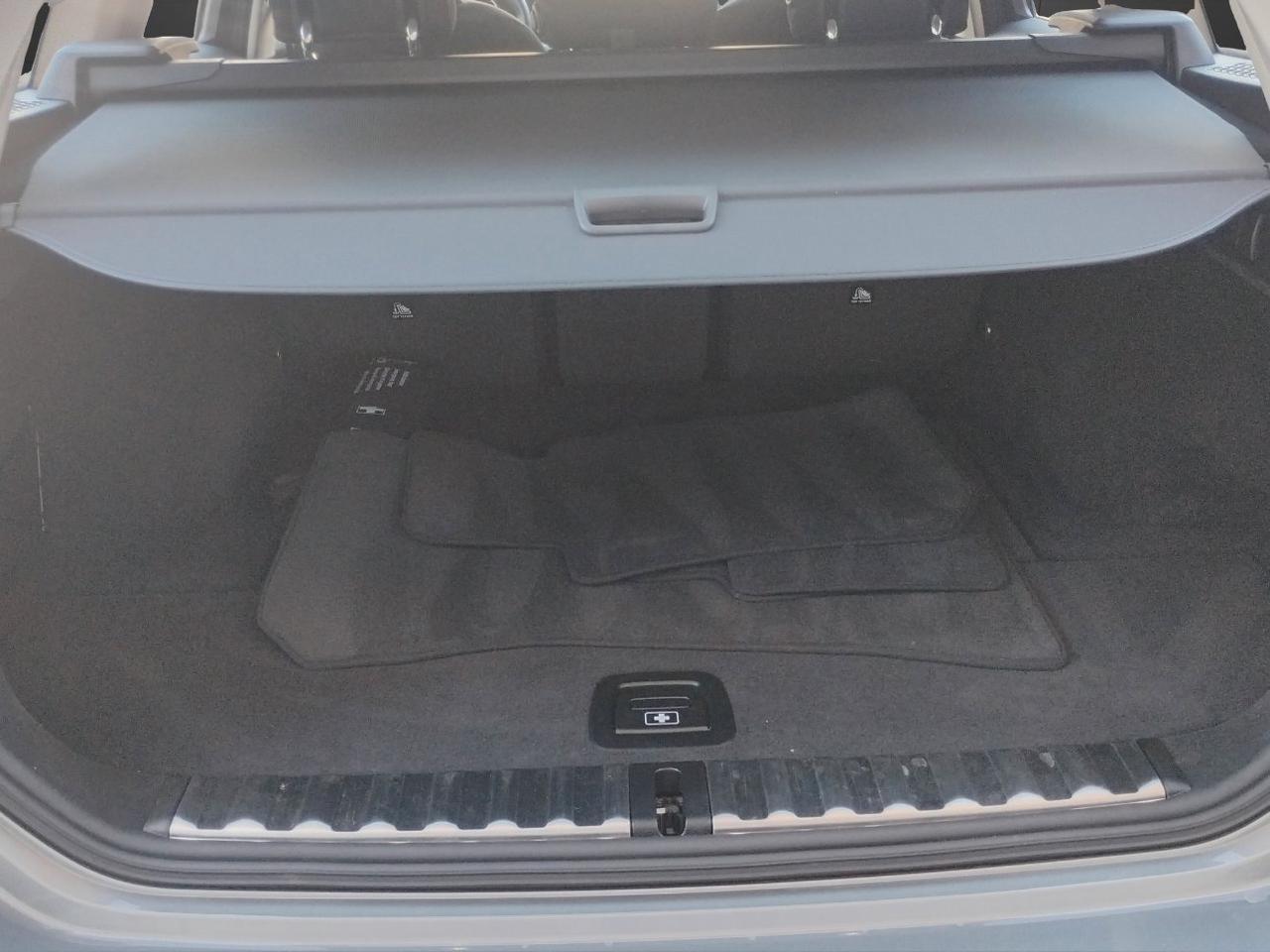 BMW 318 d Touring mhev 48V auto