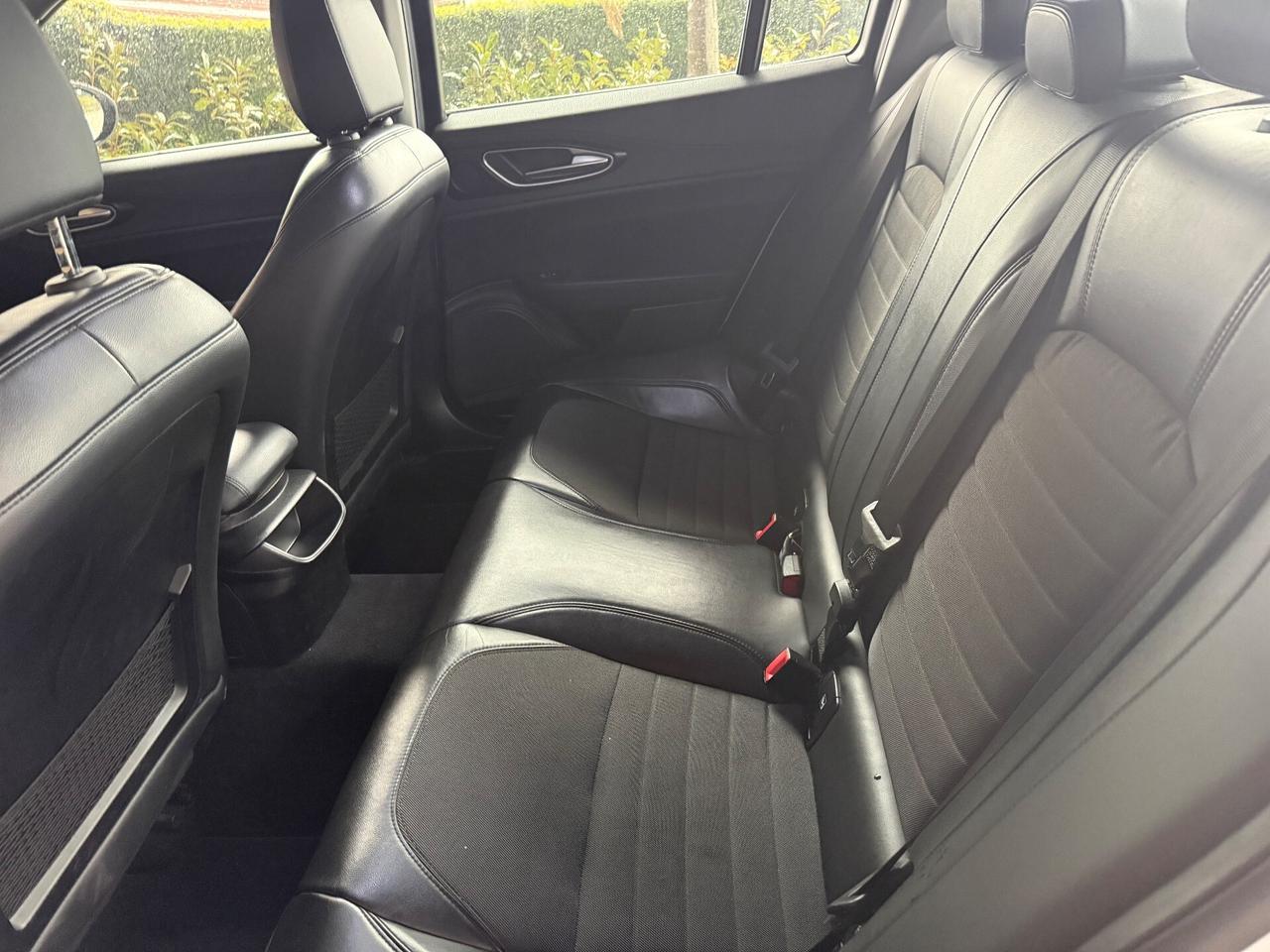 Alfa Romeo Giulia 2.2 Turbodiesel 150 CV AT8