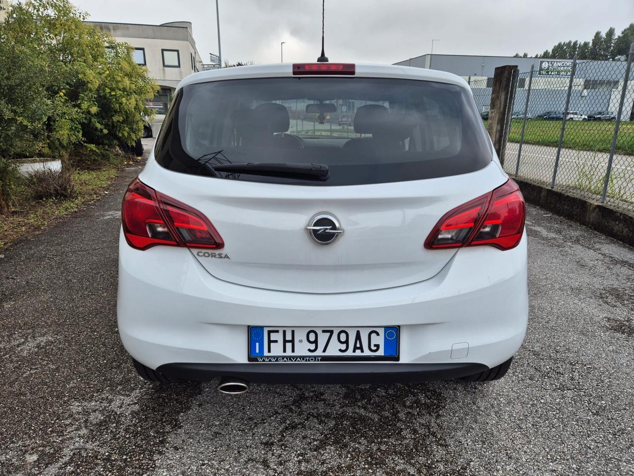 Opel Corsa 1.4 90CV 5 porte Black Edition