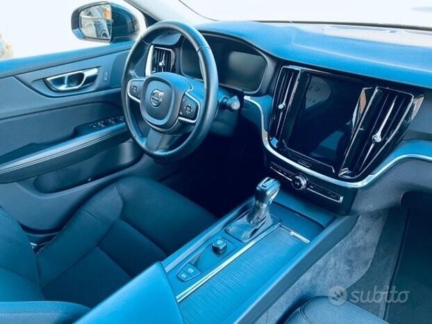 VOLVO V60 D3 Geartronic COCKPIT- CARPLAY