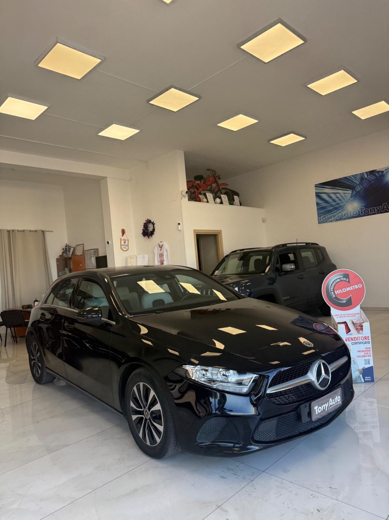Mercedes-benz A 180 NAVI,TELECAMERA,APPLE CARPLAY,INTERNI PARZIALI IN PELLE,SCHERMO INTERAMENTE DIGITALE