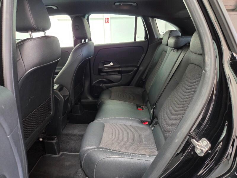 MERCEDES GLA (H247) GLA 180 Automatic ...