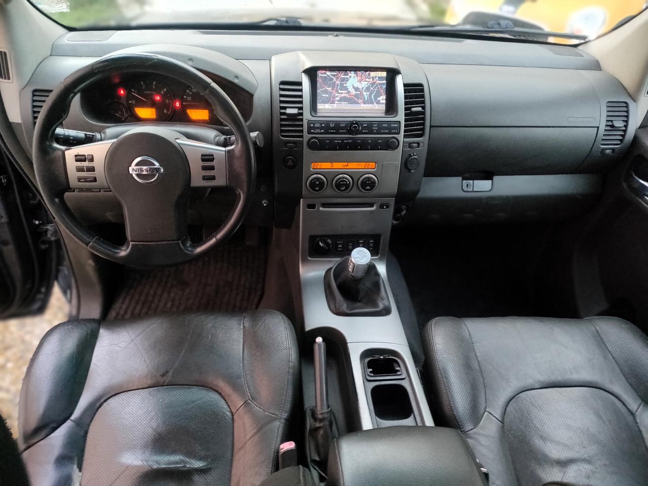 Nissan Navara 2.5 dCi 4p Double Cab LE