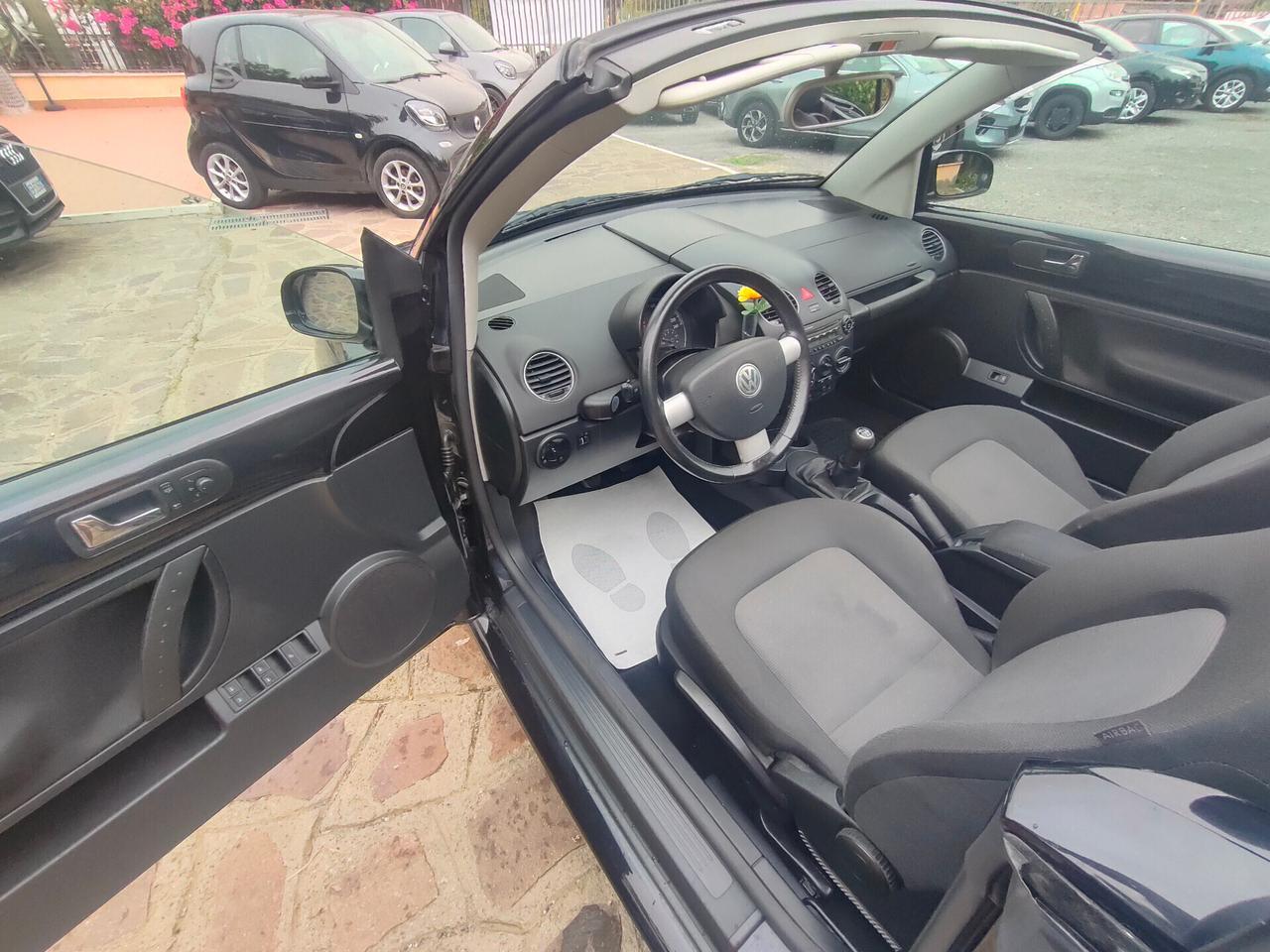 Volkswagen New Beetle 1.4 16V Cabrio