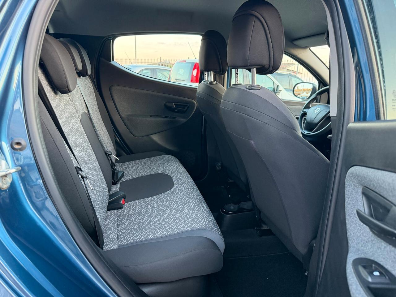 Lancia Ypsilon 1.0 FireFly 5 porte S&S Hybrid Gold Plus