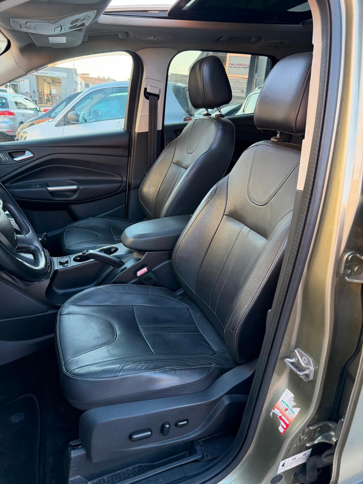 Ford Kuga 2.0 TDCI 163 CV 4WD Powershift Titanium