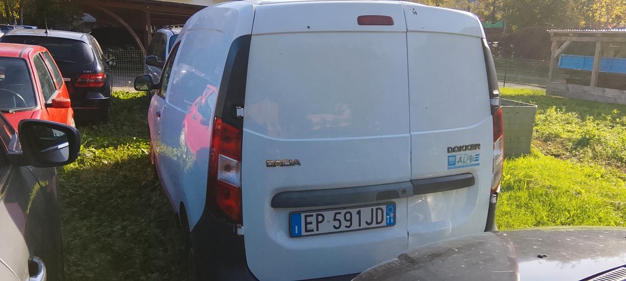 Dacia dolker anno 2013 euro 5 b km 220000