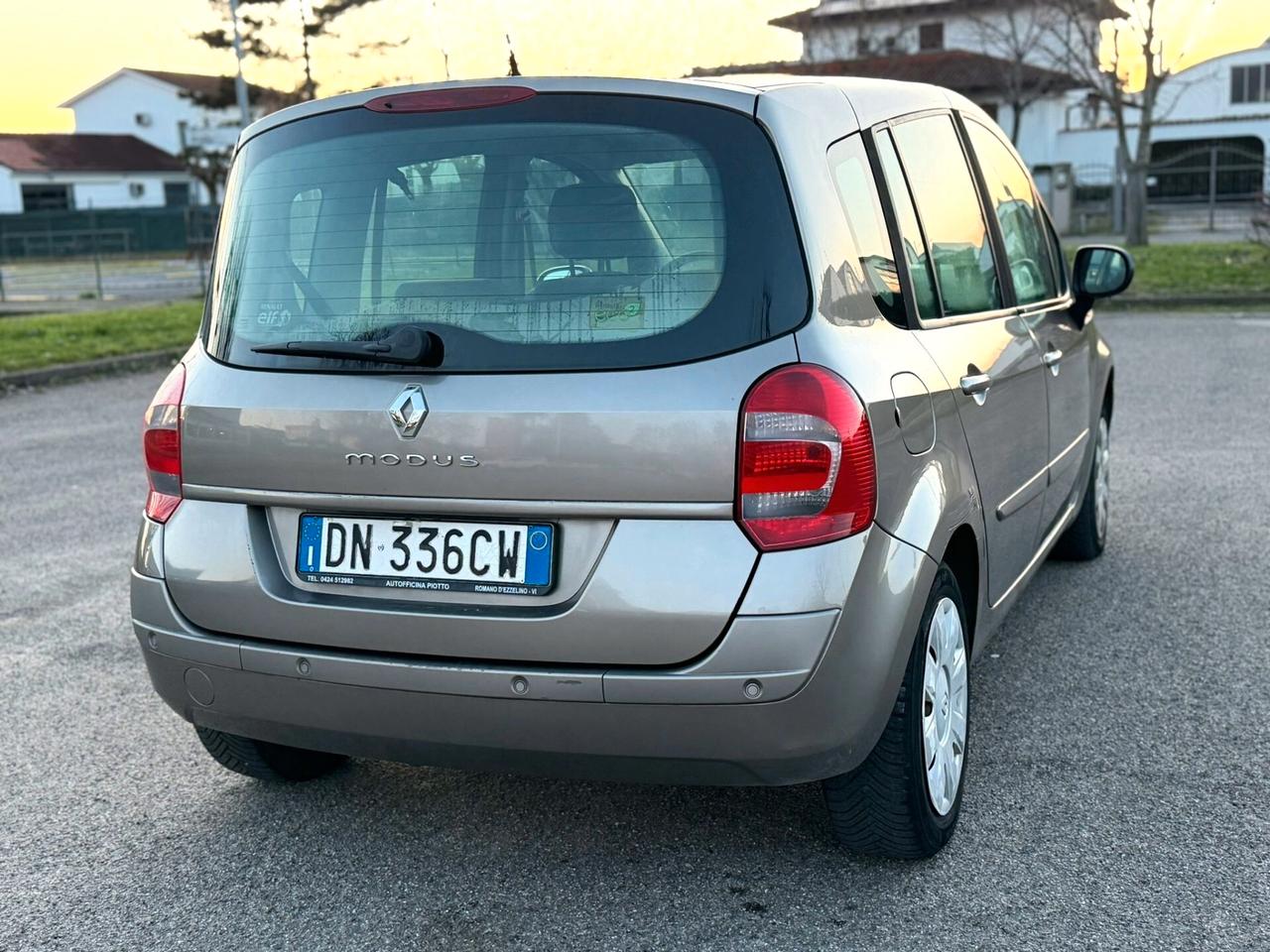 Renault Modus Grand 1.5 dCi 85CV Dynamique