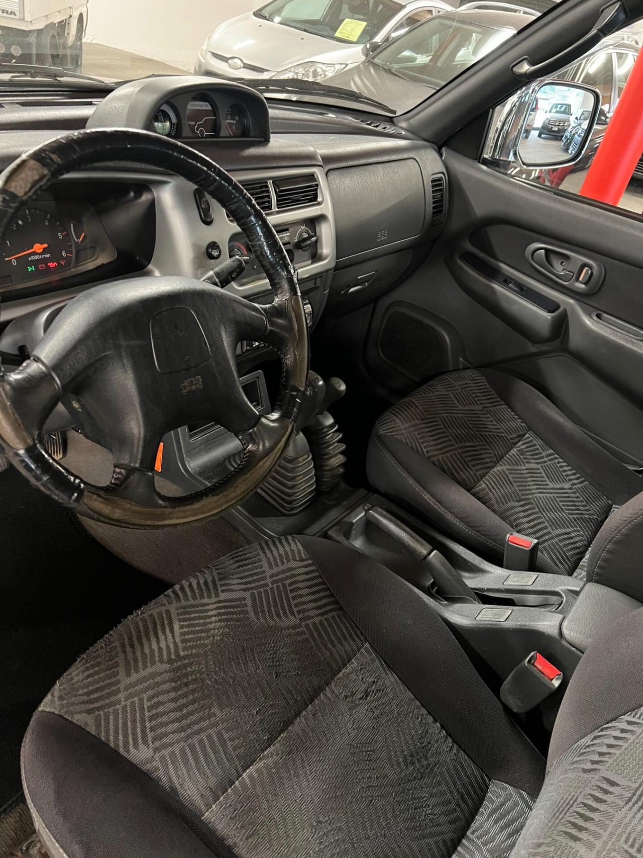 Mitsubishi L200 2.5 TDI 4x4 99PS/cv DC GLS Neopatentati