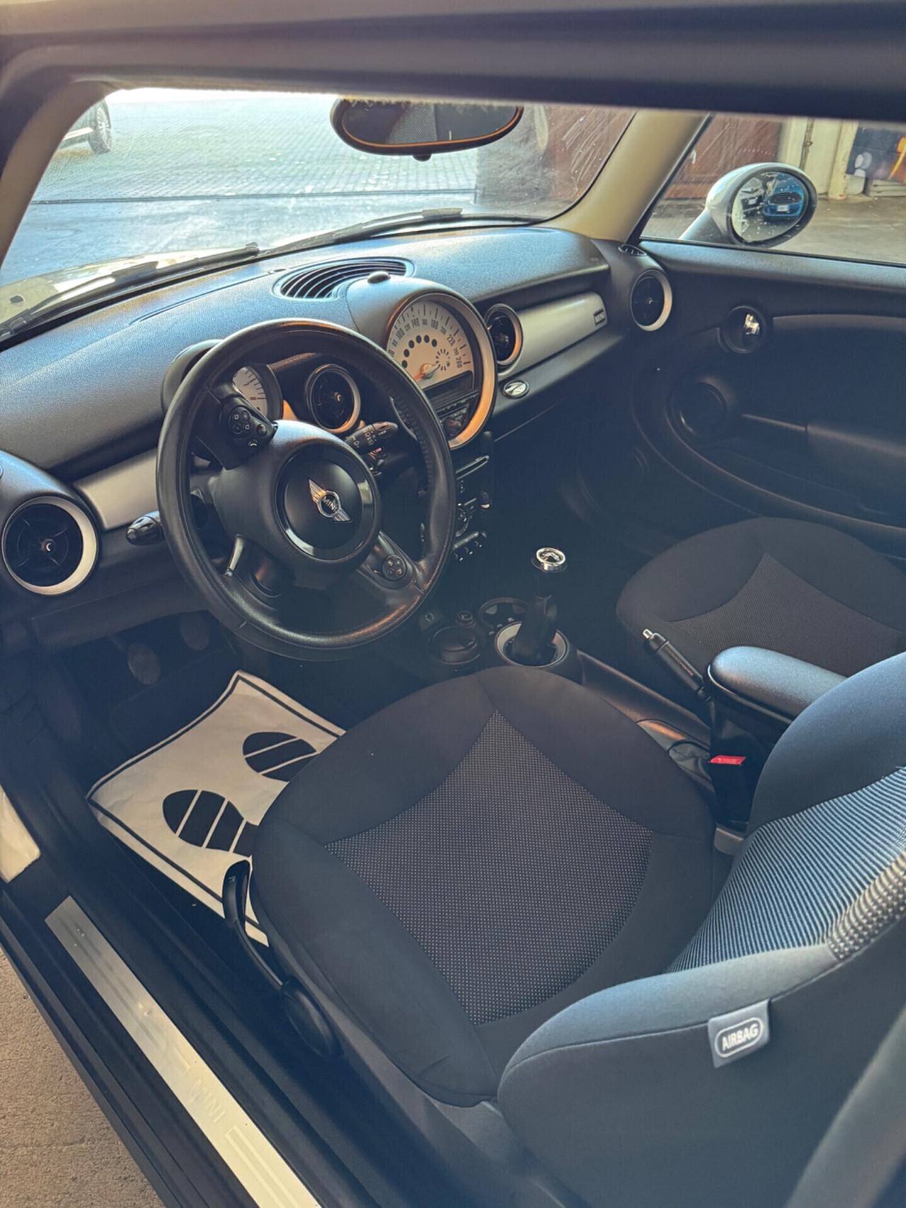 Mini 1.6 16V One (55kW)