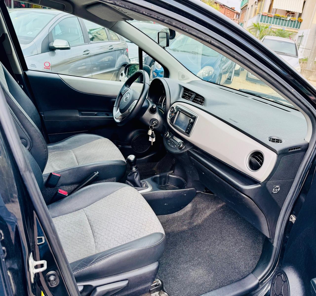 Toyota Yaris 1.0 5 porte Lounge OK NEOPATENTATI