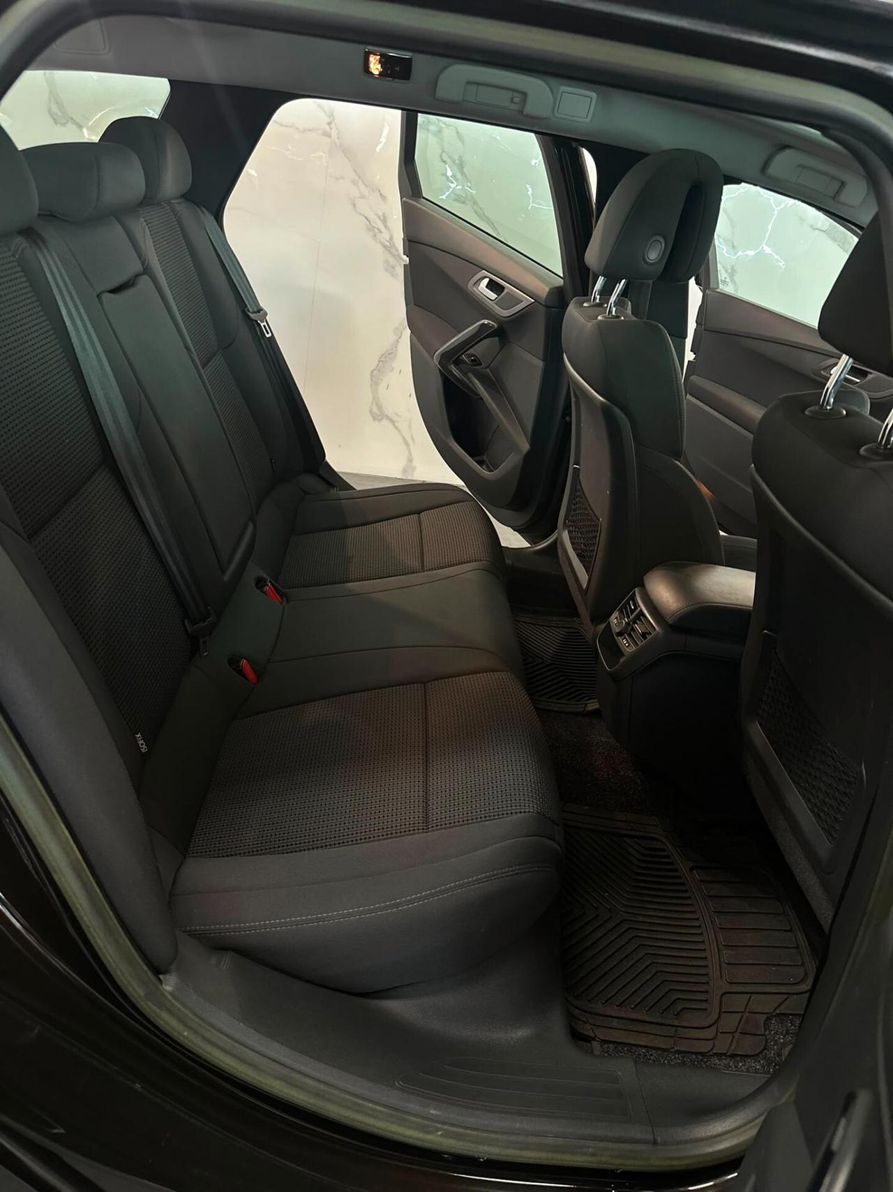Peugeot 508 2.0 HDi 163CV SW Ciel Active