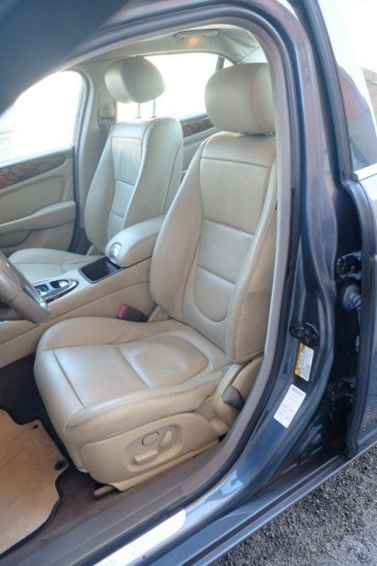 Jaguar XJ 2.7 D V6 cat Executive