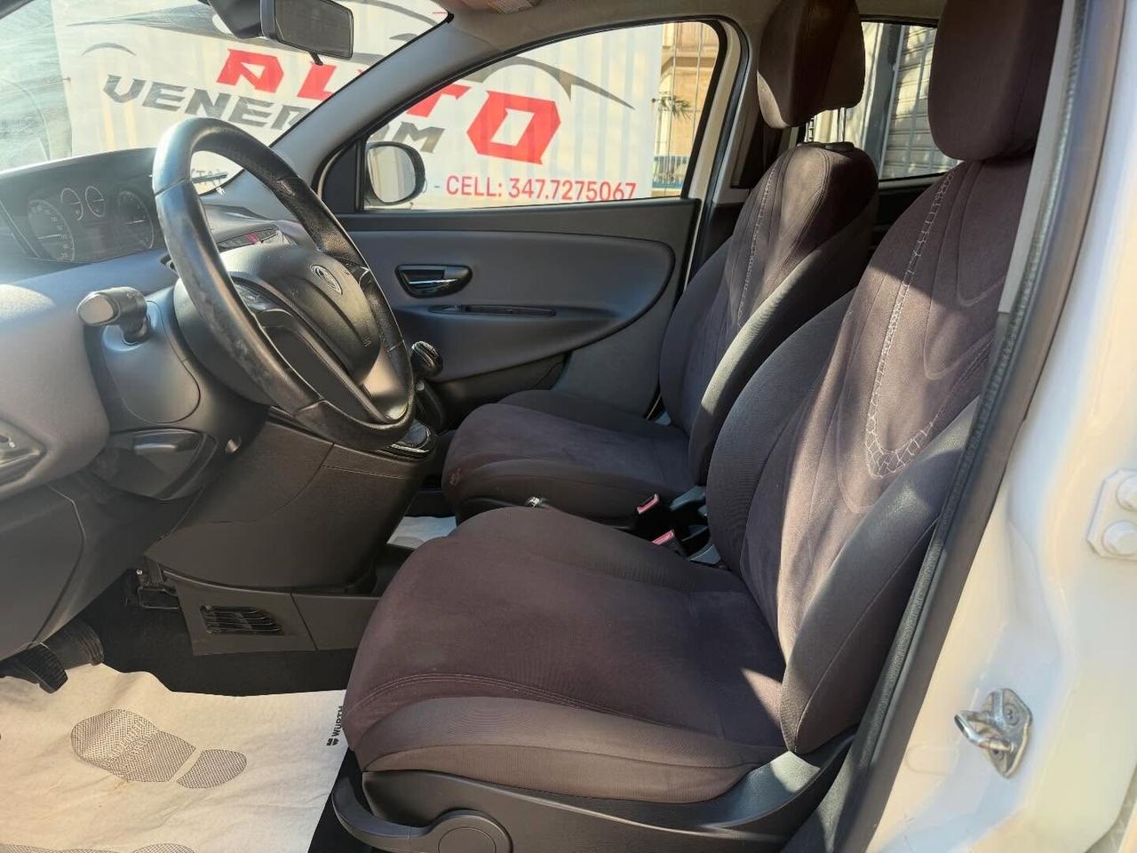 Lancia Ypsilon 1.2 69 CV 5 porte S&S Gold