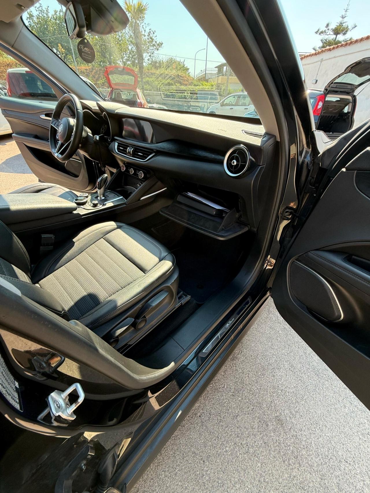 Alfa Romeo Stelvio 2.2 Turbodiesel 180 CV AT8 RWD Super