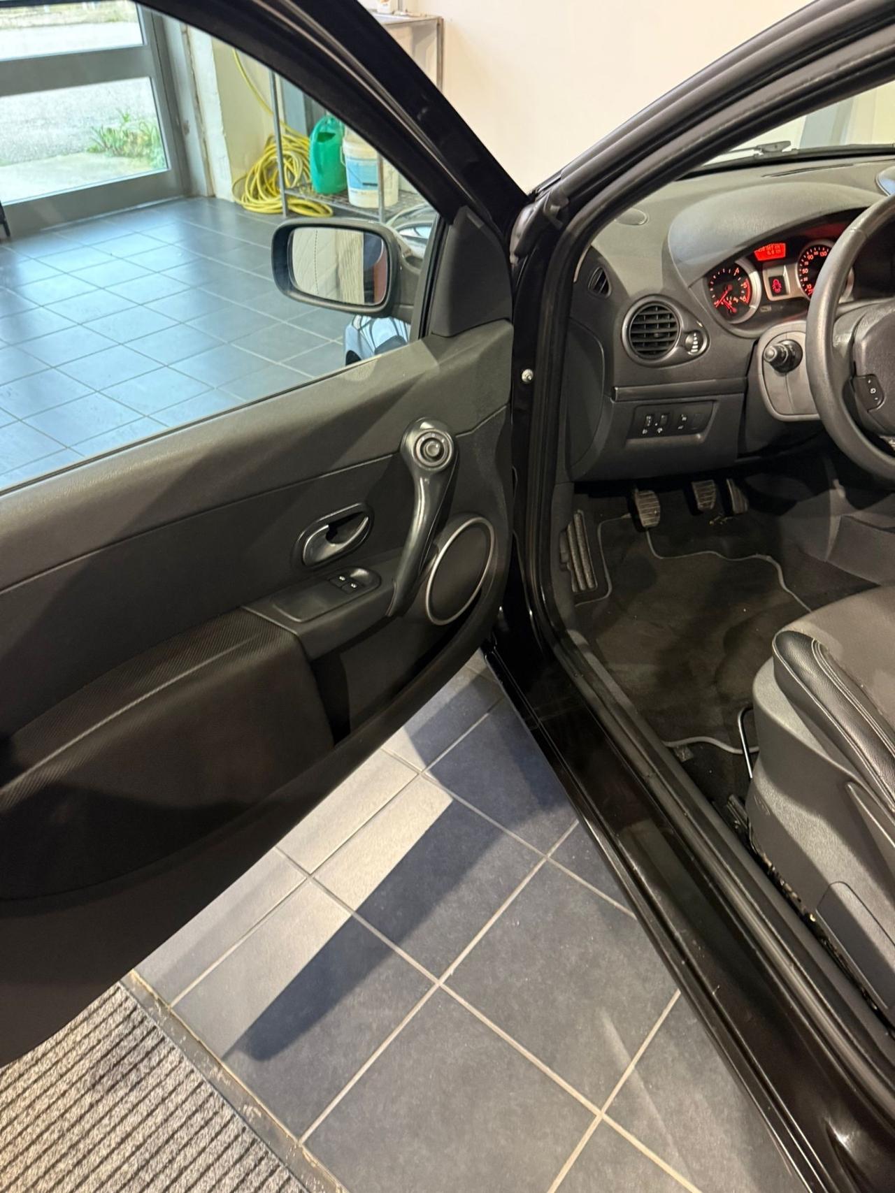 RENAULT CLIO 1.5 -NEOPATENTATI-UNICO PROPRIETARIO