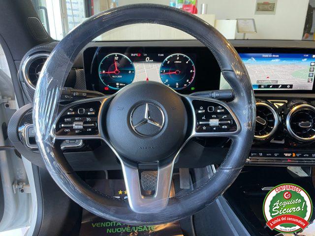 MERCEDES-BENZ CLA 180 d Aut. Shooting Brake *LED*TETTO*PELLE