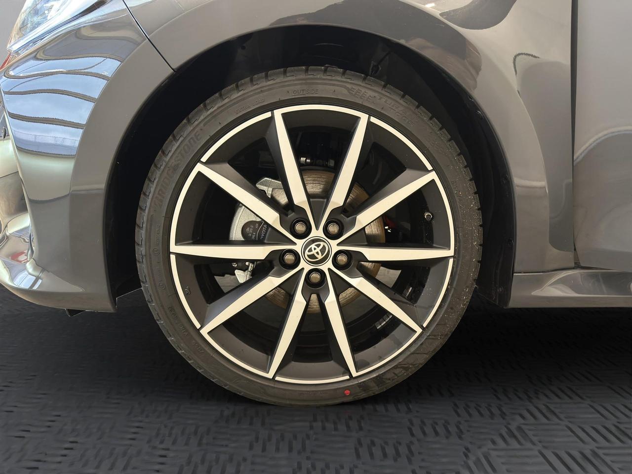 Toyota Yaris 1.5h 130 GR Sport