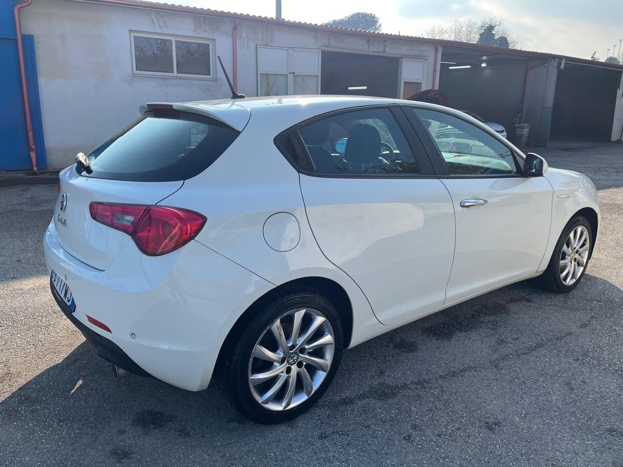 Alfa Romeo giulietta -2.0 mjt-full-12/2015