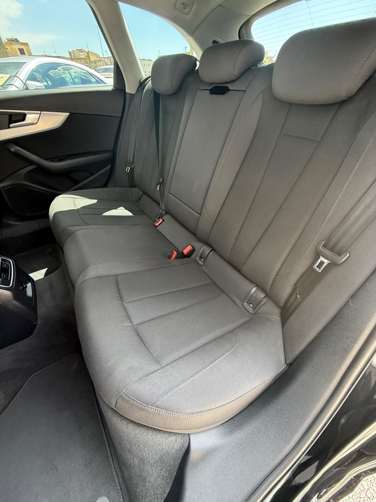 Audi A4 Avant 2.0 TDI 150 CV ultra Design