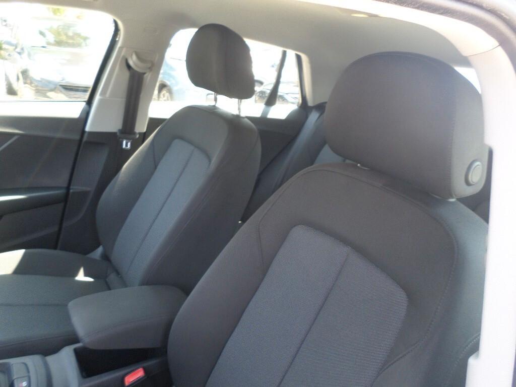 Audi Q2 35 TFSI S tronic Business