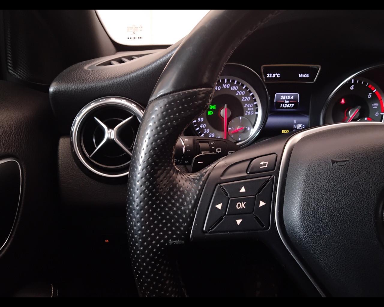 Mercedes-Benz GLA-X156 2014 - GLA 220 d (cdi) Sport 4matic 170cv auto