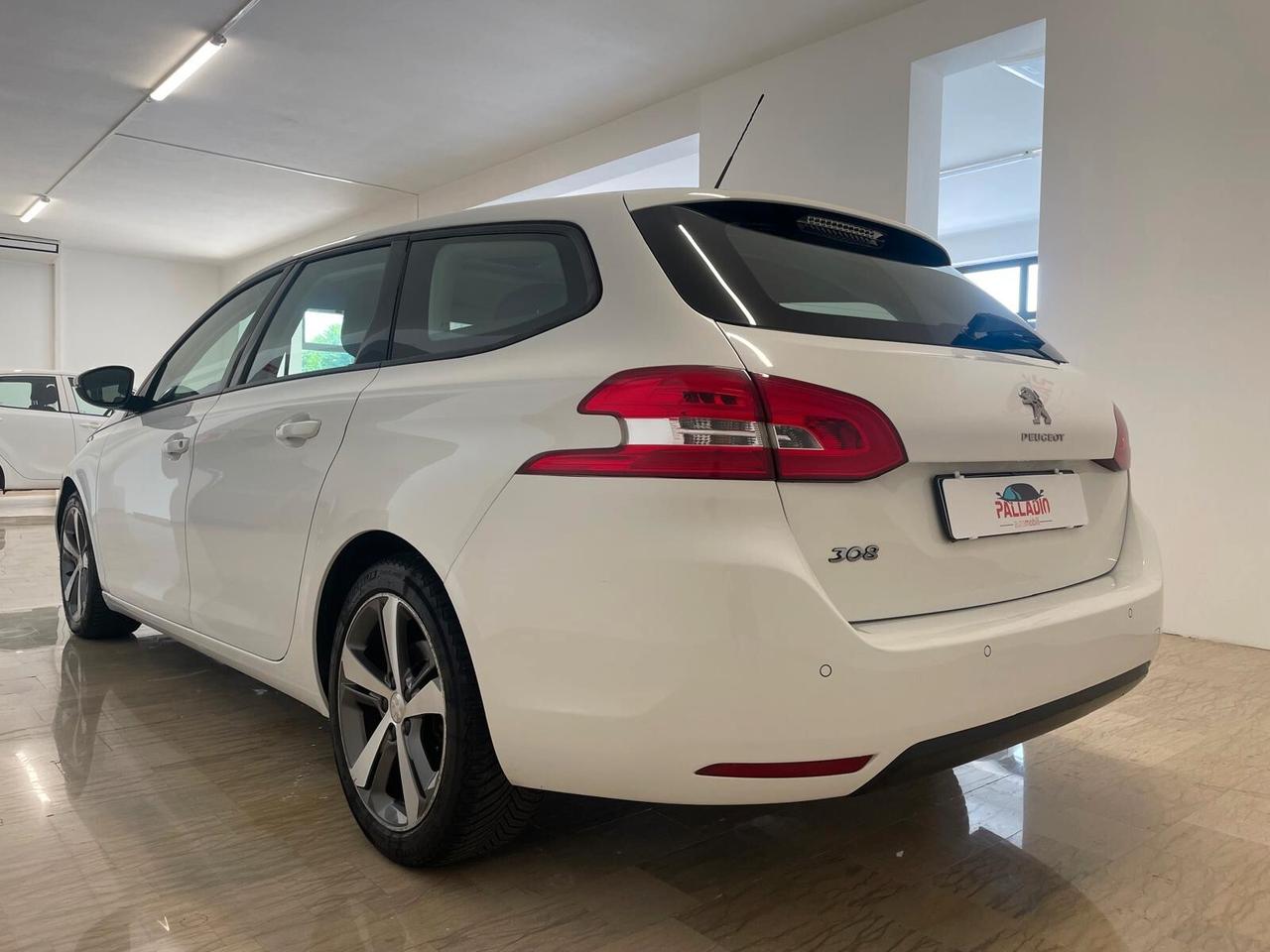 Peugeot 308 BlueHDi 120 S&S EAT6 SW Allure