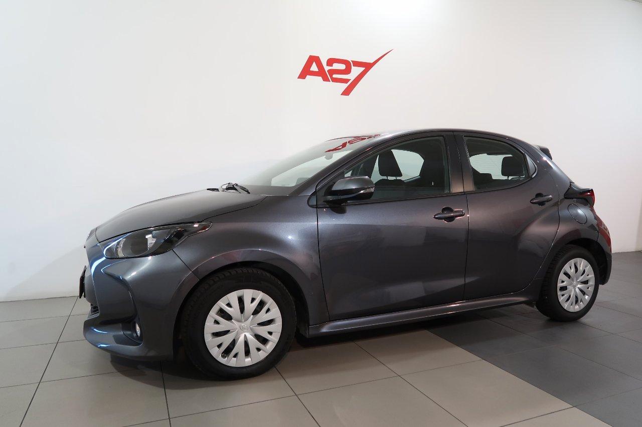 Toyota Yaris 1.5h Business # TELECAMERA # CAMBIO AUT #