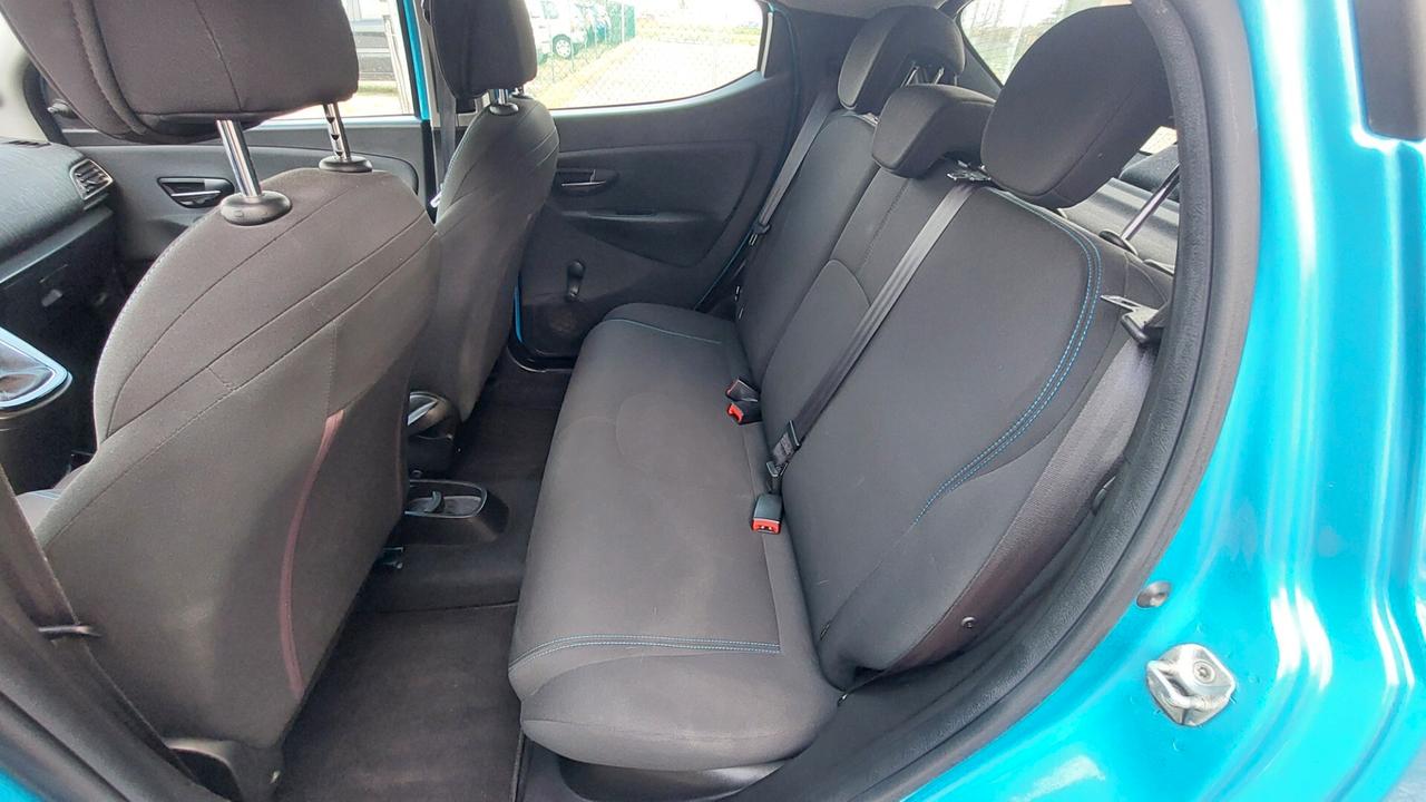 Lancia Ypsilon 1.2 69 CV 5 porte Elefantino