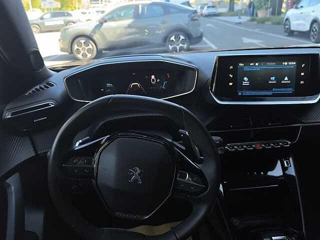 Peugeot 2008 PureTech 130 S&S EAT8 Allure