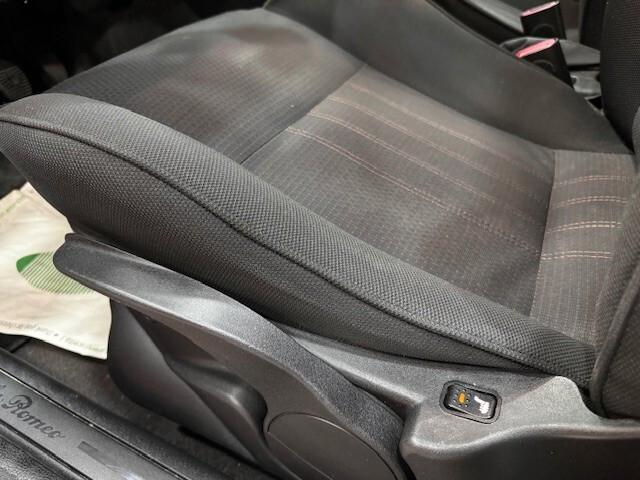 Alfa Romeo 147 1.9 JTD M-JET 16V 5 porte Black Line