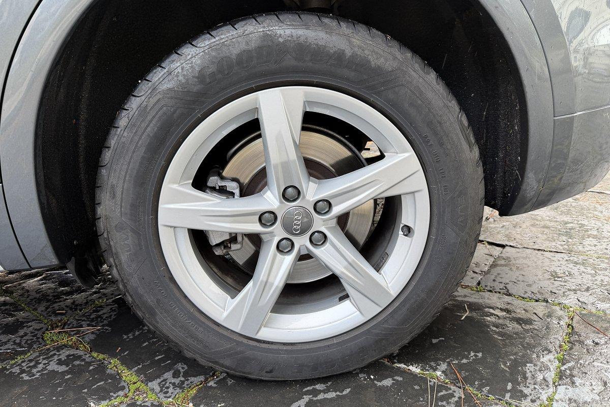 AUDI Q5 40 TDI quattro S tronic Business