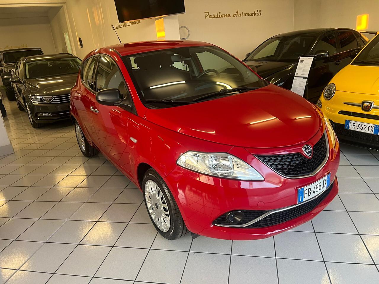 Lancia Ypsilon 1.2 69 CV 5 porte Gold