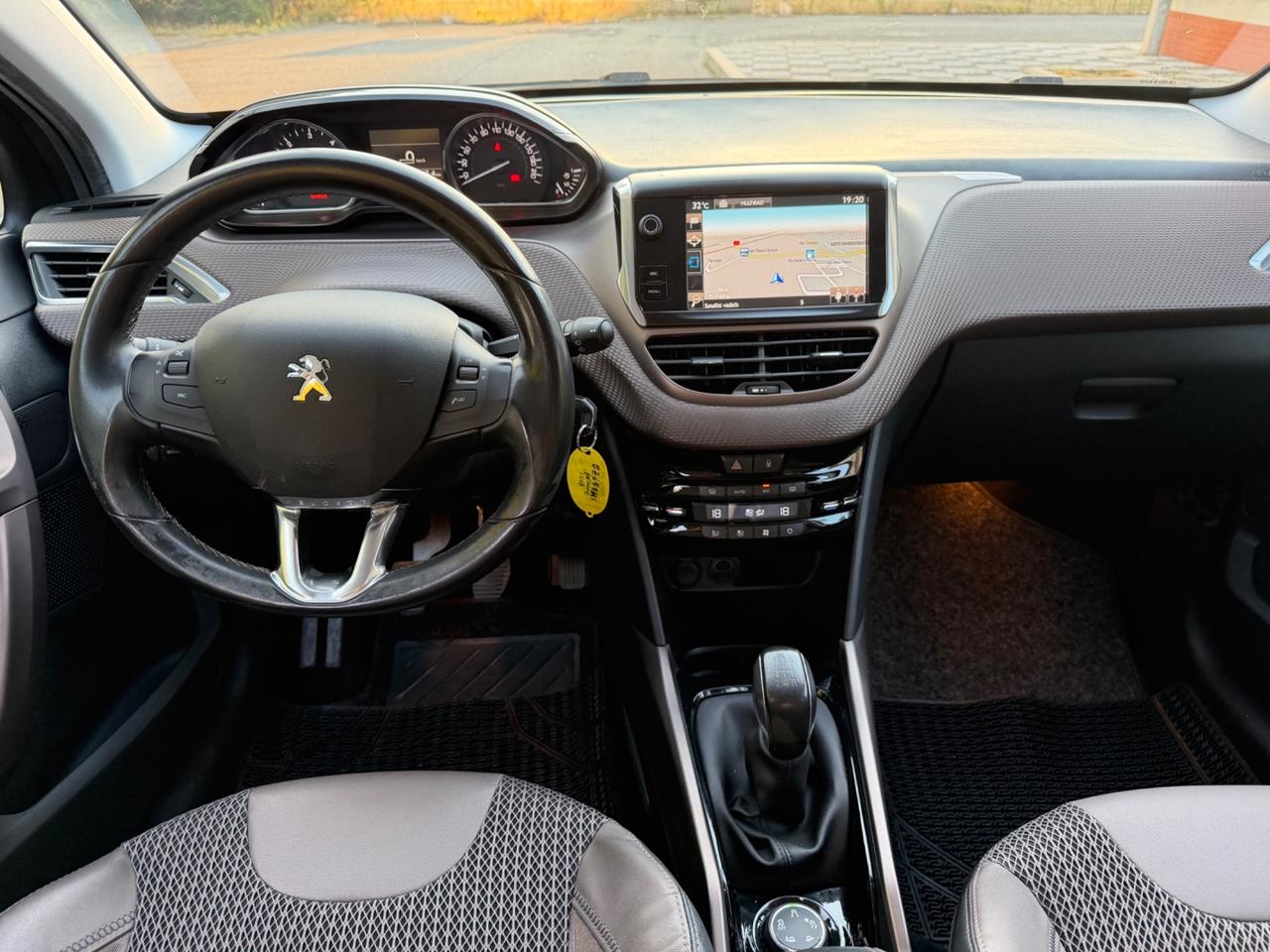 Peugeot 2008 BlueHDi 100 Allure