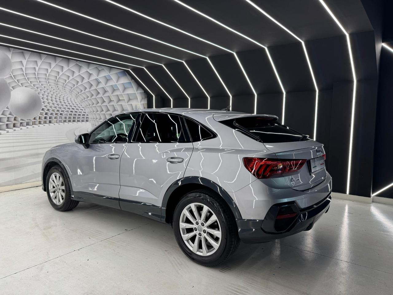 Audi Q3 35 TDI S tronic line edition-KM CERTIFICATI-PERMUTE