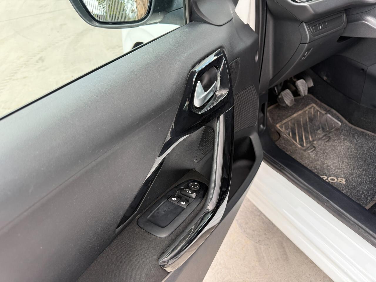PEUGEOT 208 ANNO 2017 1.6 DIESEL 75 CV