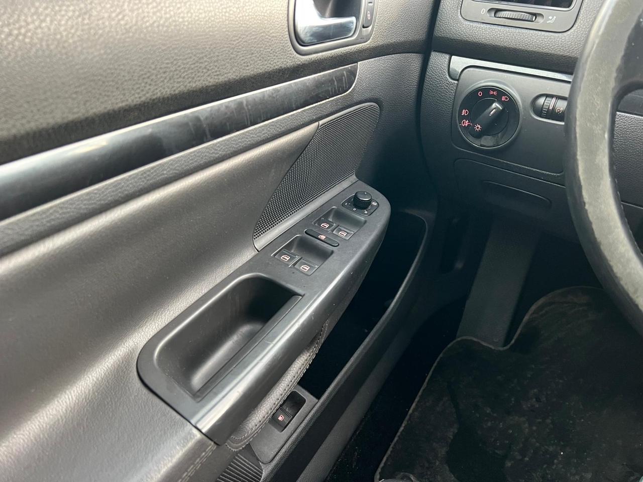 Volkswagen Golf 1.9 TDI DPF 5p. GT Sport