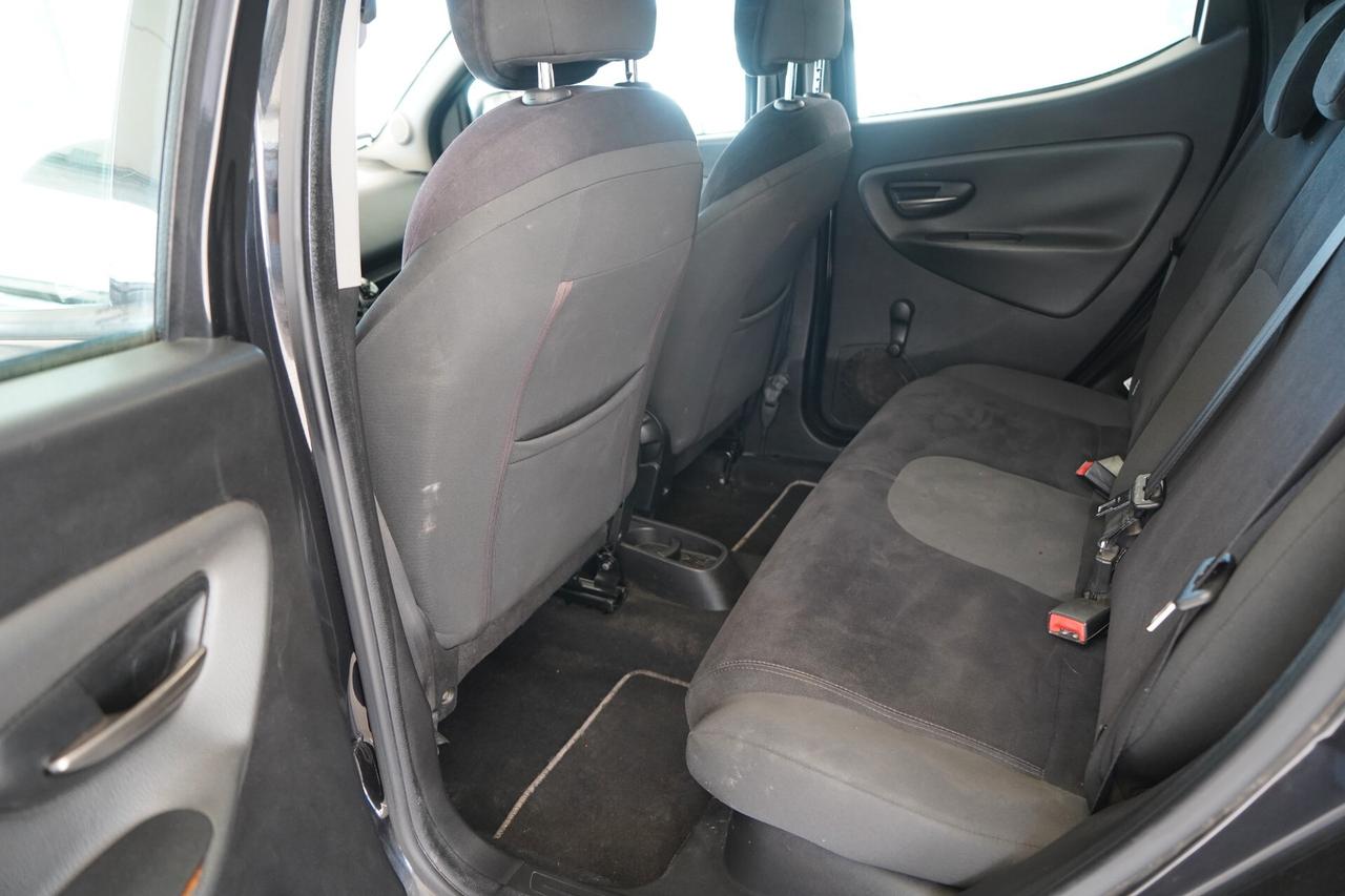 Lancia Ypsilon 1.2 69 CV Silver