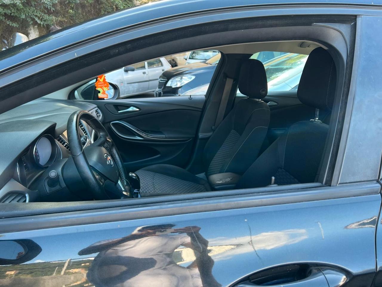 Opel Astra 1.6 CDTi 5 porte