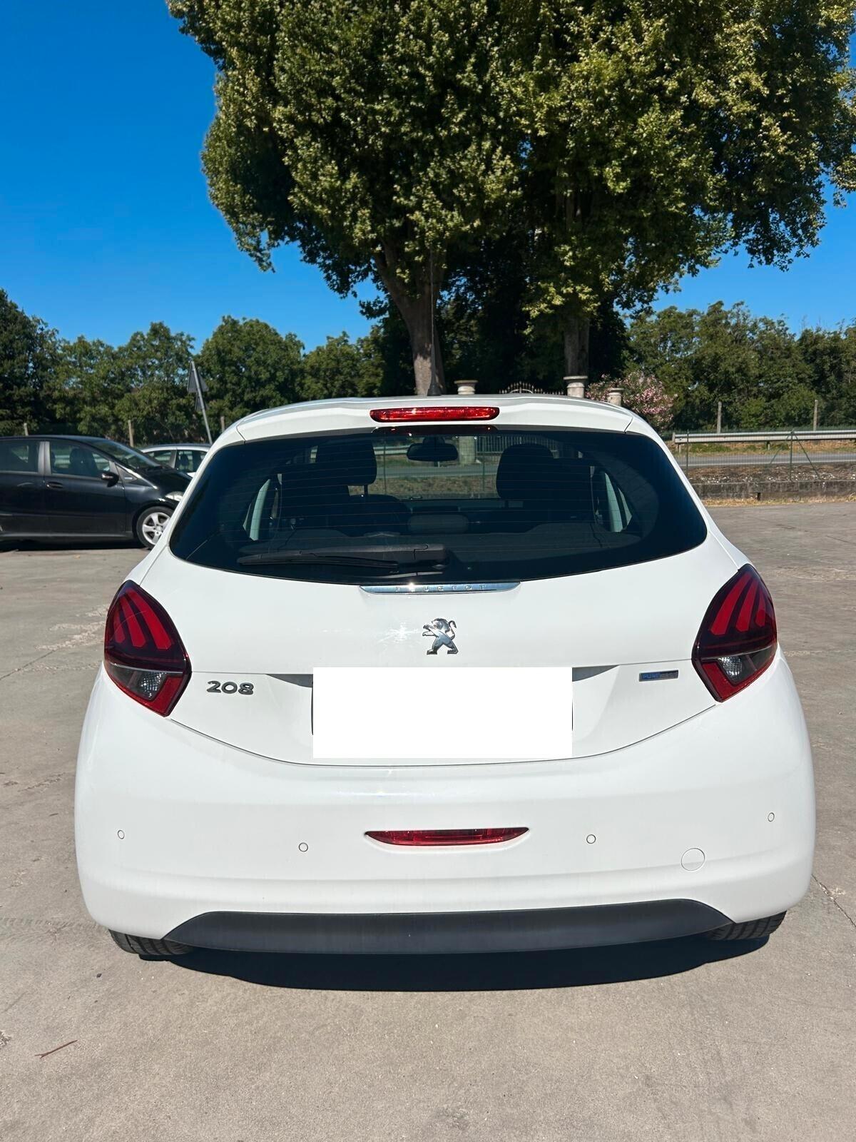 Peugeot 208 PureTech 82 5 porte Allure ok neo patentati